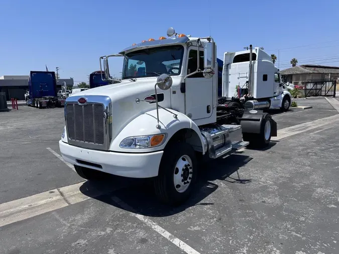 2016 Peterbilt 337