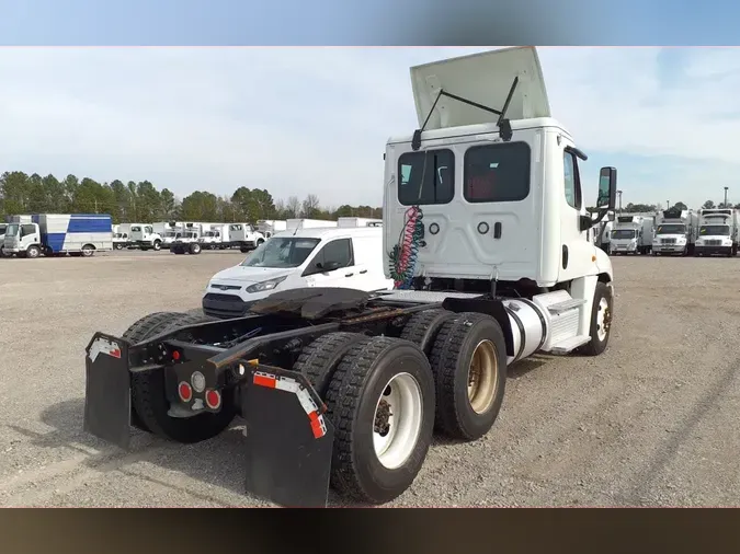 2019 FREIGHTLINER/MERCEDES CASCADIA 125