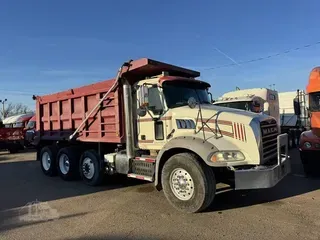 2015 MACK GRANITE GU813