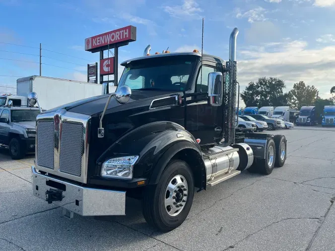 2026 Kenworth T880
