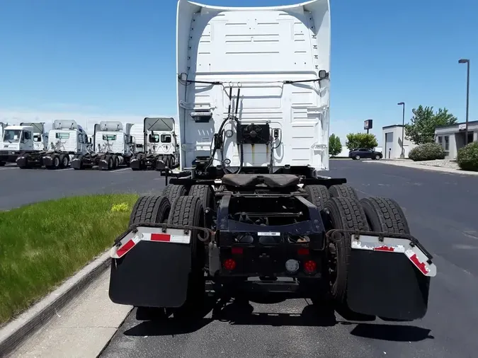2020 VOLVO VNL64T-760