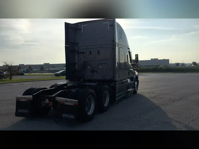 2024 Freightliner Cascadia 126