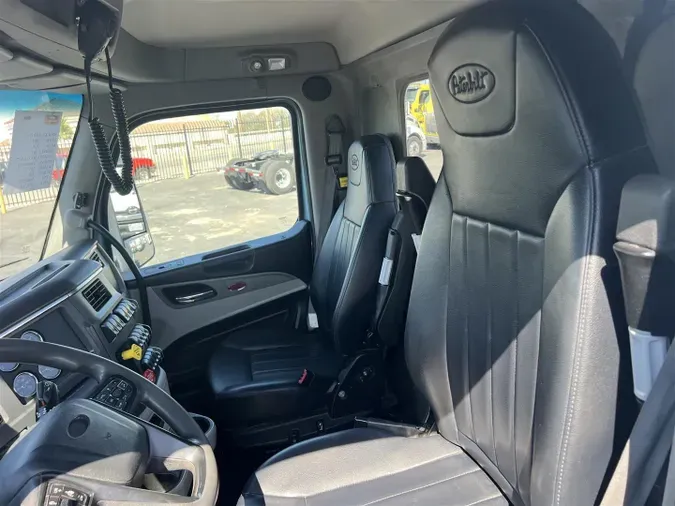 2022 Peterbilt 567