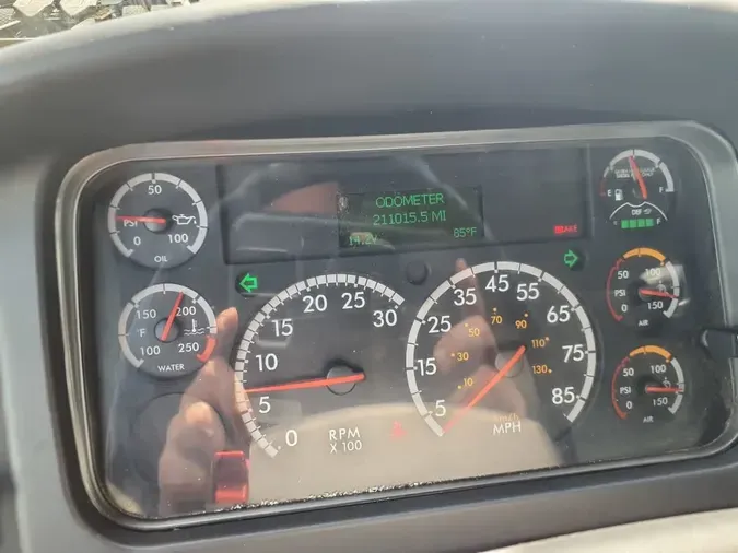 2018 FREIGHTLINER M2 106