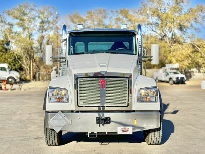 2025 KENWORTH T880S