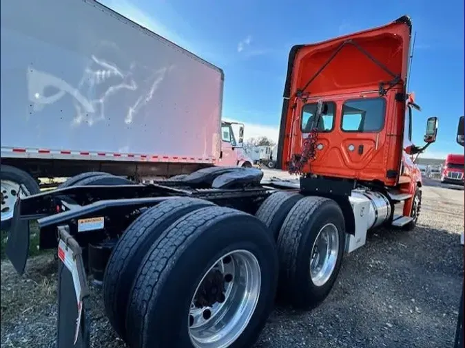 2018 FREIGHTLINER/MERCEDES CASCADIA 125