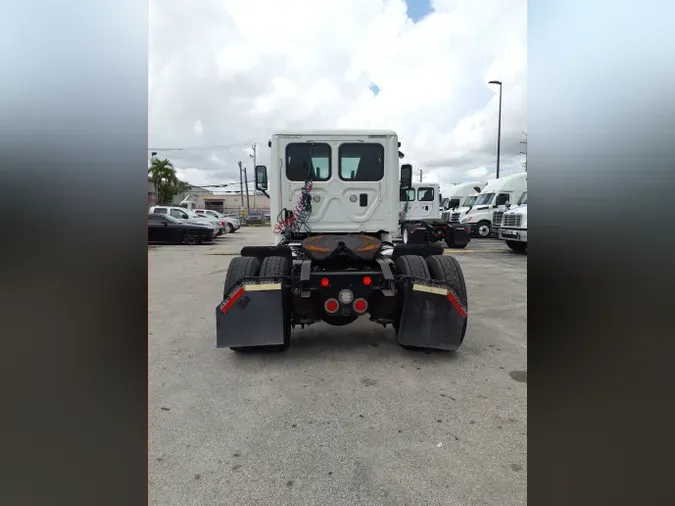 2016 FREIGHTLINER/MERCEDES CASCADIA 113