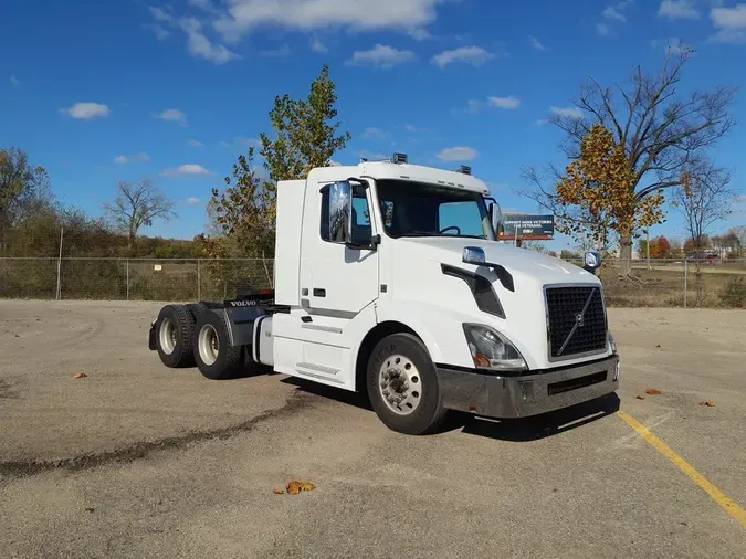 2017 VOLVO VNL64TRACTOR