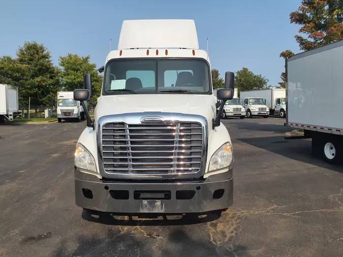 2016 FREIGHTLINER/MERCEDES CASCADIA 125