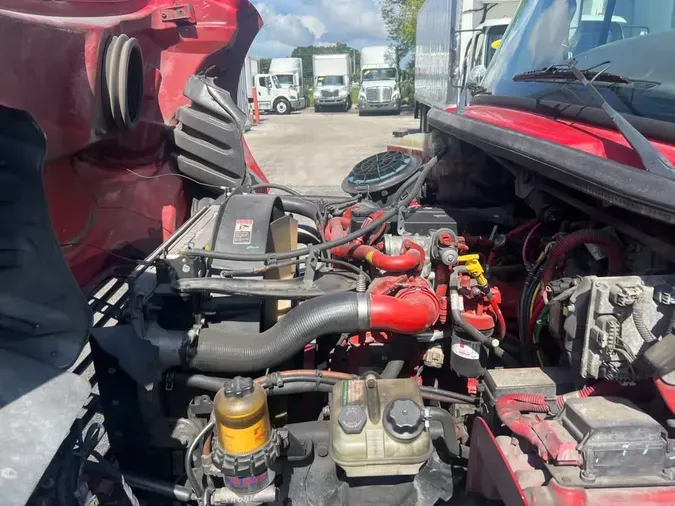 2018 FREIGHTLINER M2 106