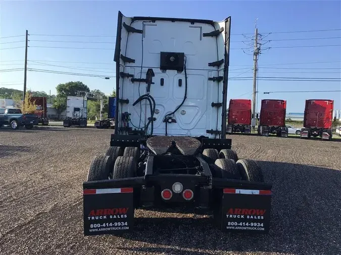 2021 FREIGHTLINER CA126