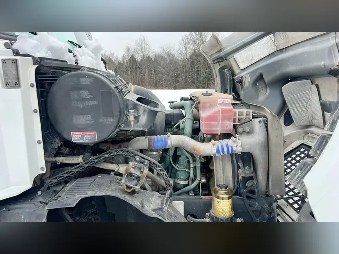 2018 Volvo VNL300