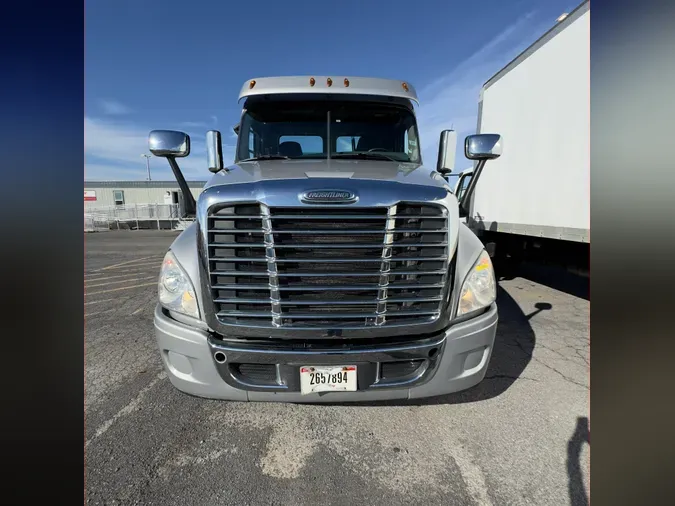 2018 FREIGHTLINER/MERCEDES CASCADIA 125