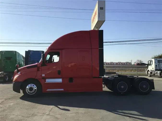 2023 FREIGHTLINER CA126