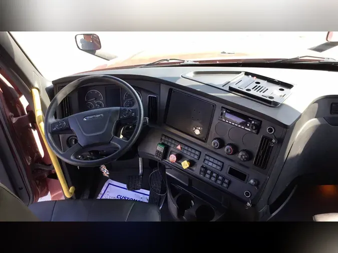 2023 Freightliner Cascadia 126