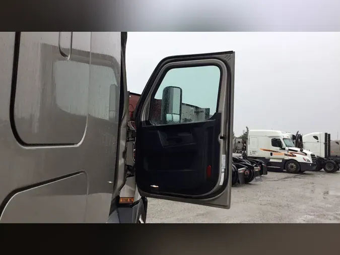 2023 Freightliner Cascadia 12669e1981d047e40cbea5900fa408cecfd