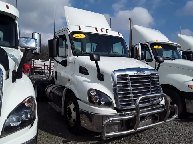 2017 FREIGHTLINER/MERCEDES CASCADIA 113