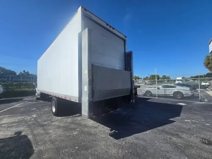 2018 FREIGHTLINER M2 106