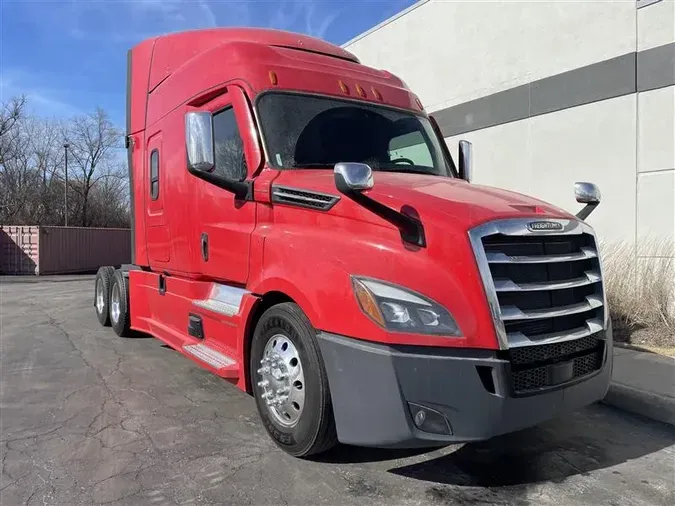 2021 FREIGHTLINER CA126