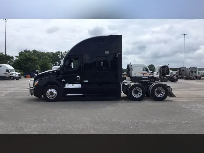 2023 Freightliner Cascadia 126