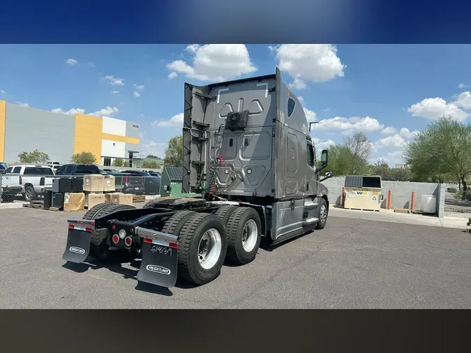 2021 Freightliner Cascadia 126