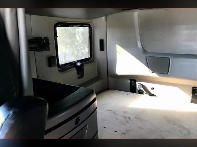 2022 INT LT625 6x4