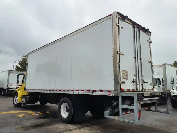 2016 FREIGHTLINER/MERCEDES M2 106