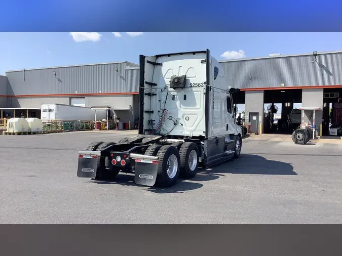 2022 Freightliner Cascadia 12669f117e6ab1a79e5402d7d2142ba8b40