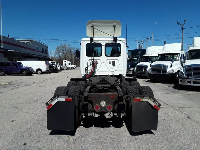 2017 FREIGHTLINER/MERCEDES CASCADIA 113