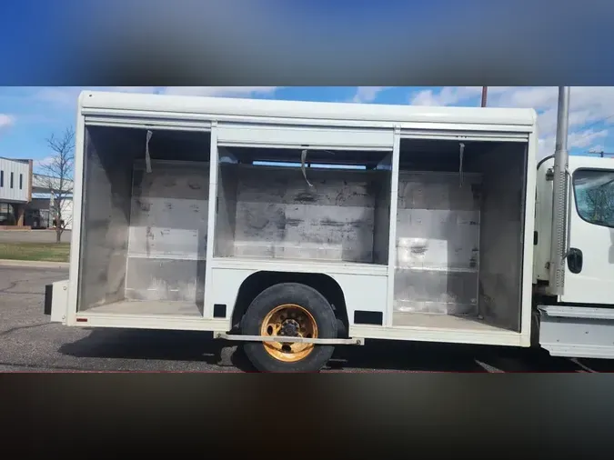 2019 FREIGHTLINER/MERCEDES M2 106