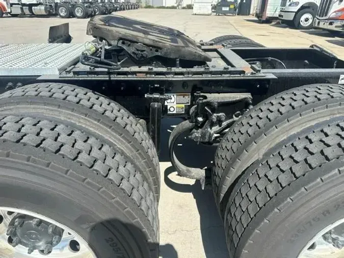2025 Peterbilt 57969f6768beffe6eca27cff9f307af665e