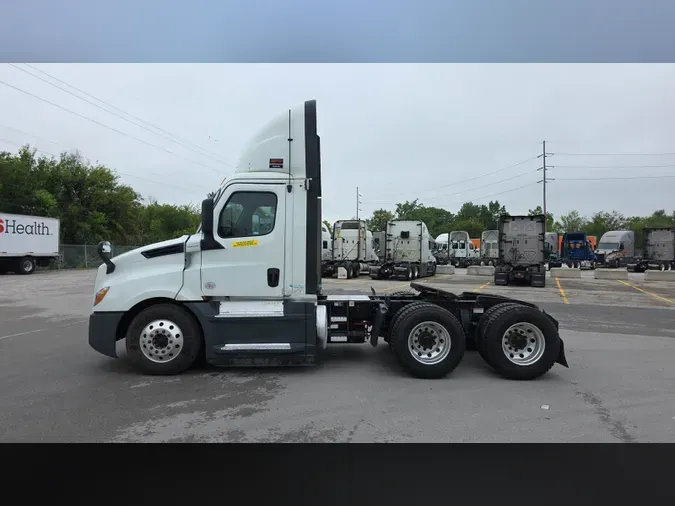 2020 Freightliner Cascadia 126