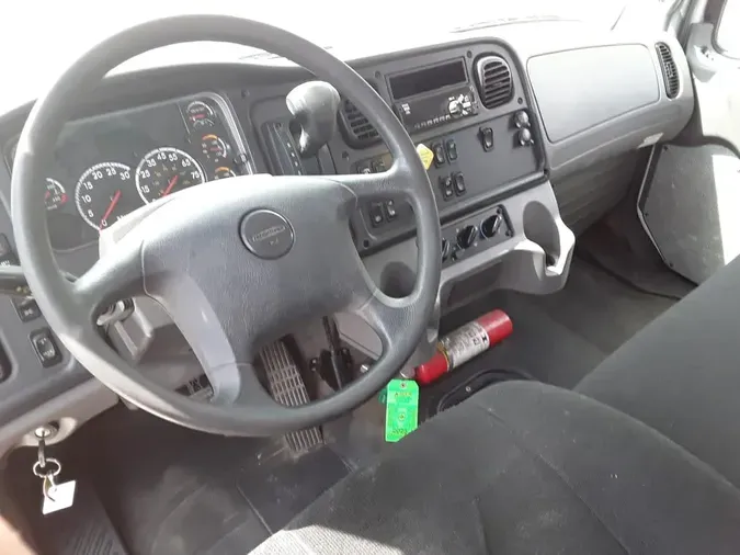2021 FREIGHTLINER M2 106