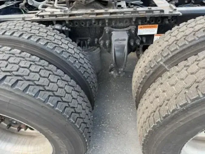 2023 Freightliner Cascadia69fc45ca7bbe6b63cd2491381a44bb10