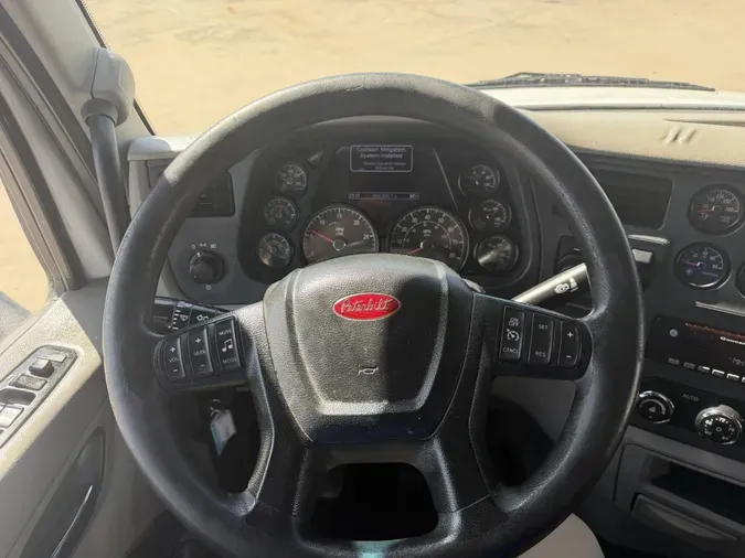 2022 Peterbilt 579