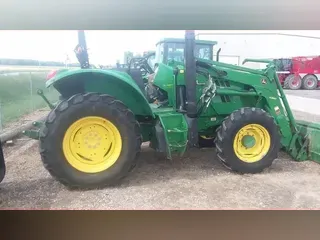 2013 John Deere 6105M