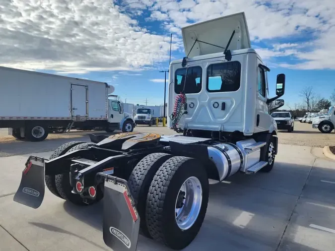 2020 FREIGHTLINER/MERCEDES NEW CASCADIA 116