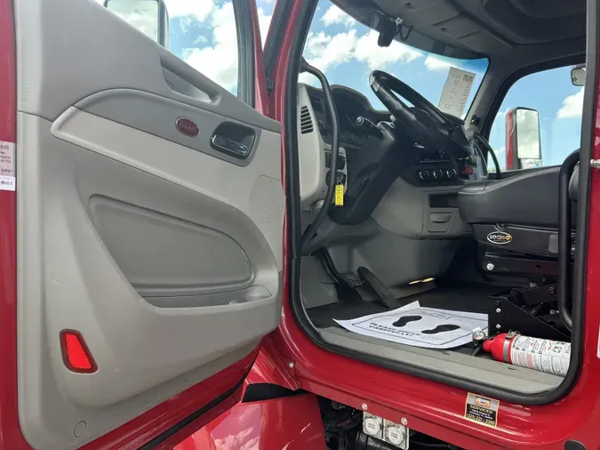 2022 Peterbilt 579