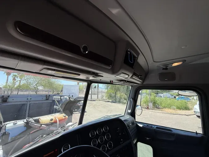 2020 Peterbilt 389