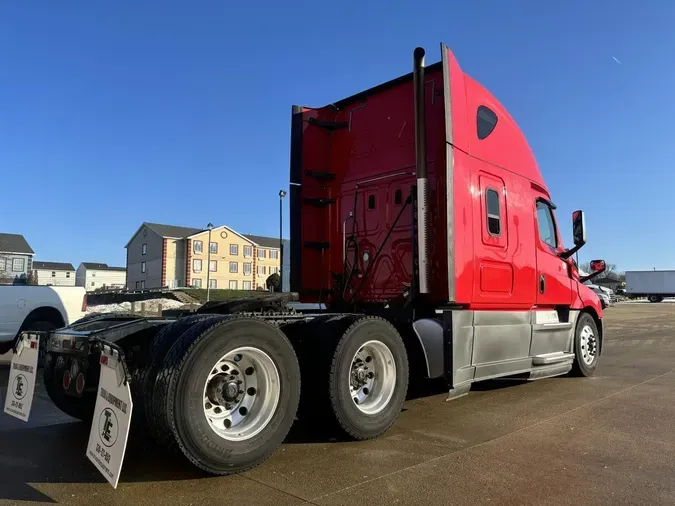 2020 Freightliner Cascadia 1266a0eb29d32a9214233b3bf596e9d7c97