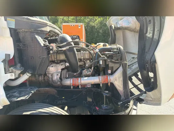 2021 Freightliner Cascadia 126