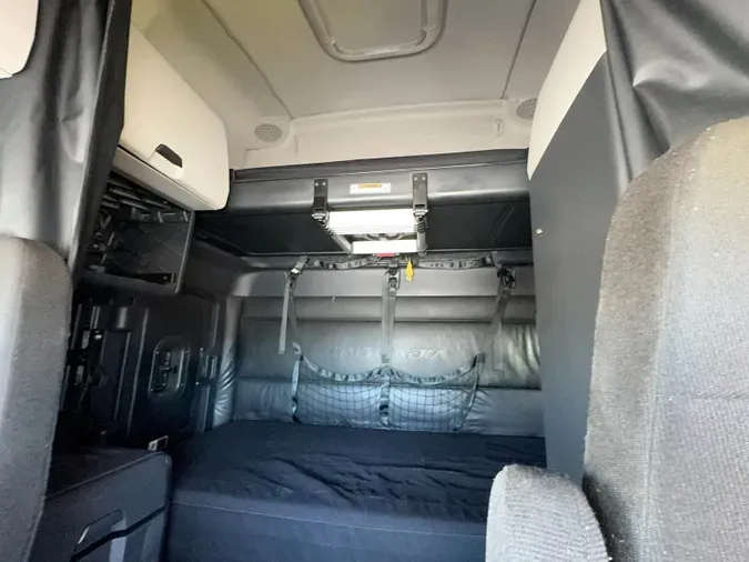 2025 Freightliner Cascadia 126