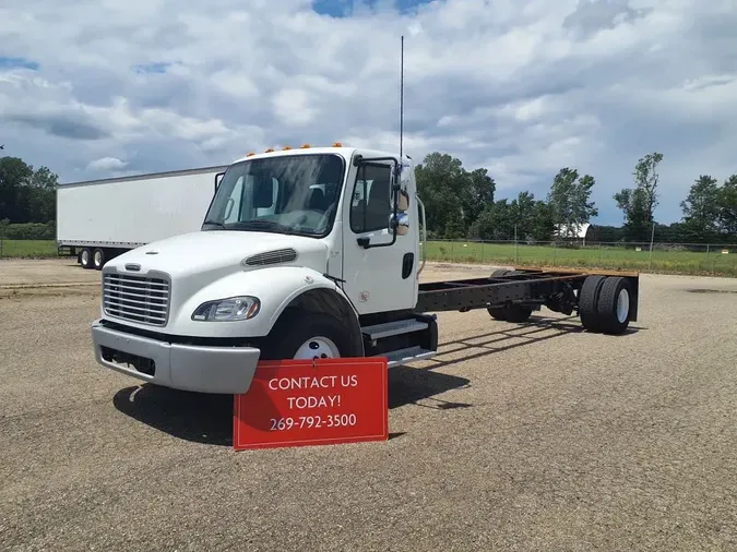 2021 FREIGHTLINER/MERCEDES M2 1066a1e1d354f76f01c80f9389090b27f83
