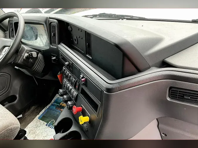 2023 INT LT625 6X4