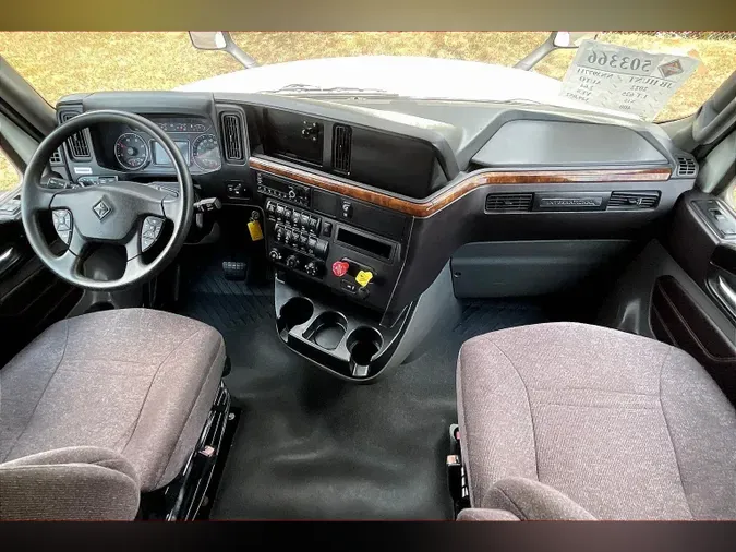 2022 INT LT625 6x4