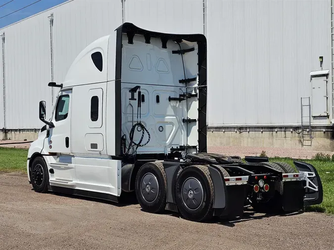 2026 Freightliner PJ126SLP