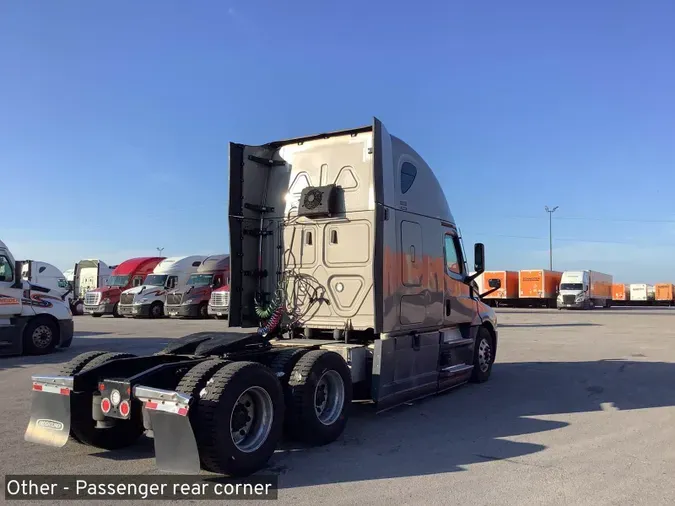 2021 Freightliner Cascadia 126