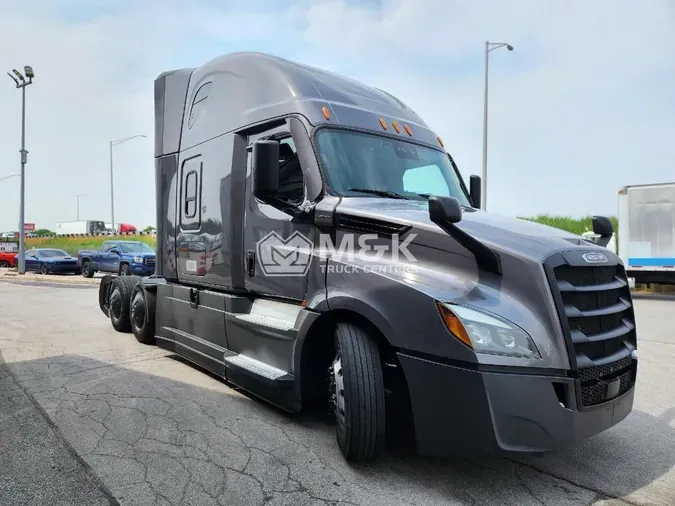 2021 FREIGHTLINER Cascadia 126