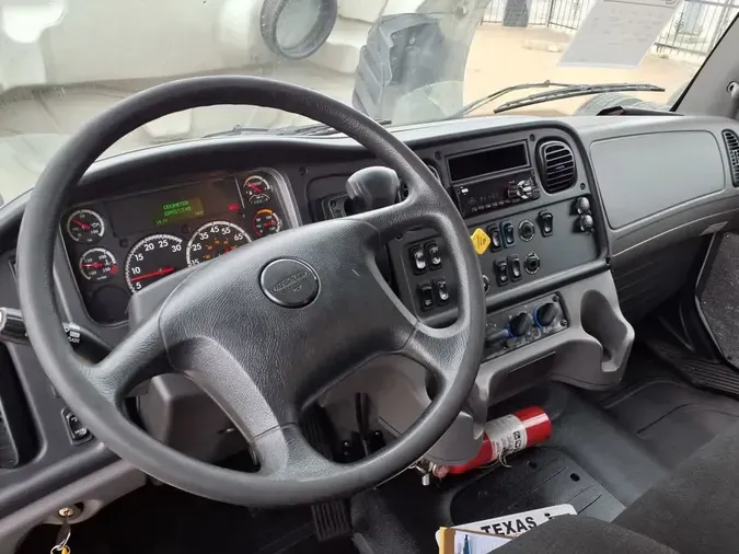 2019 FREIGHTLINER/MERCEDES M2 106