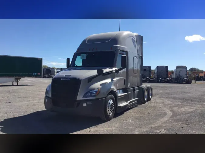 2021 Freightliner Cascadia 126